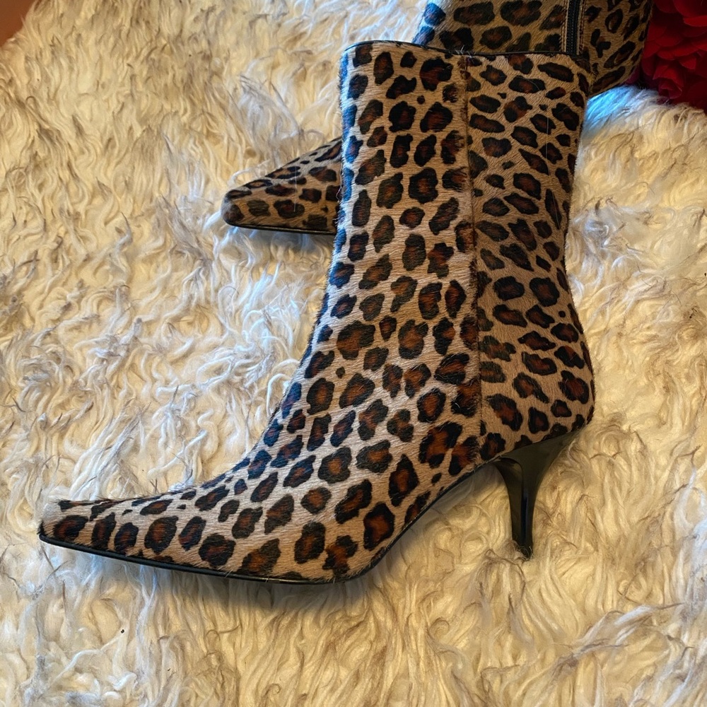 Casual Corner animal print bootie 7.5 - Picture 5 of 10